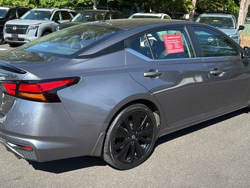 Certified 2022 Nissan Altima 2.5 SR w/ Midnight Edition Package FWD image 24