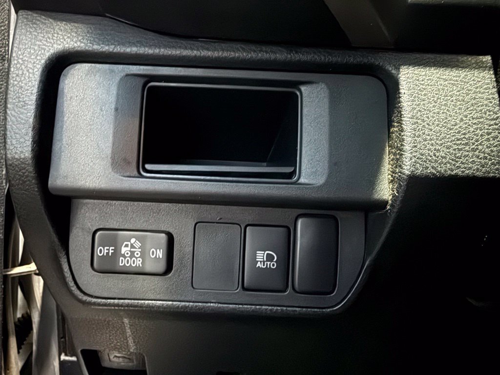 Used 2019 Toyota Tacoma SR5 AWD/4WD image 31