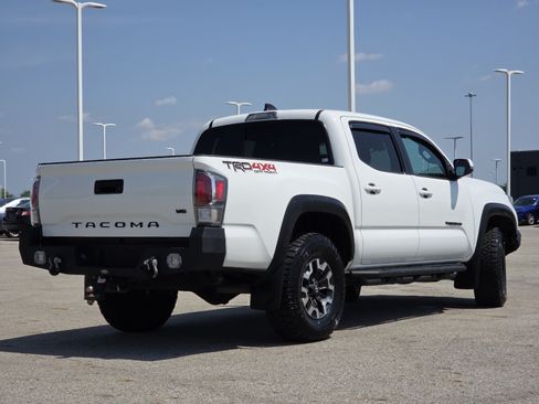 Used 2021 Toyota Tacoma TRD Off-Road AWD/4WD image 17