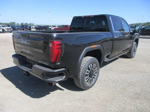 New 2026 GMC Sierra 2500 Denali Ultimate AWD/4WD image 5