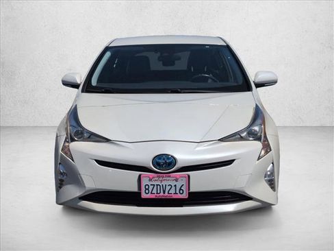Used 2017 Toyota Prius Three Touring image 2