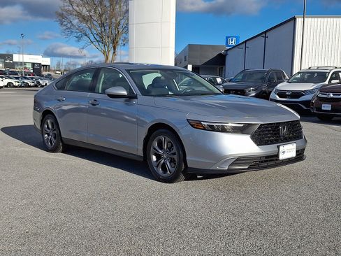 Used 2023 Honda Accord EX image 1