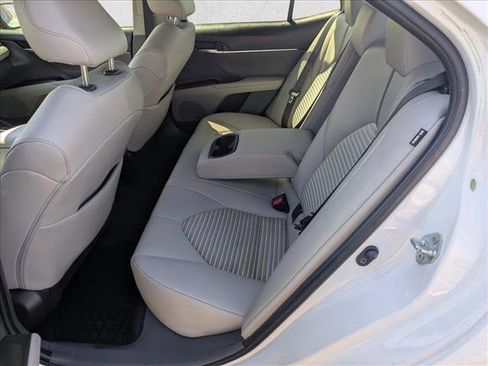 Used 2022 Toyota Camry SE image 15