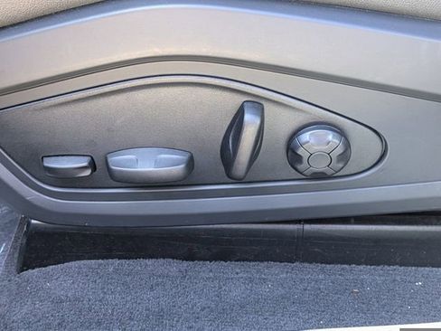 Used 2023 Audi e-tron GT Premium Plus image 16