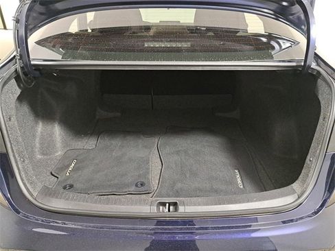 Used 2025 Toyota Corolla LE image 10