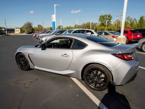 Used 2025 Toyota GR86 Premium image 4