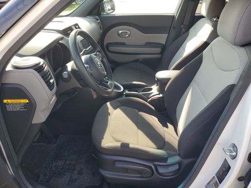 Used 2018 Kia Soul image 21