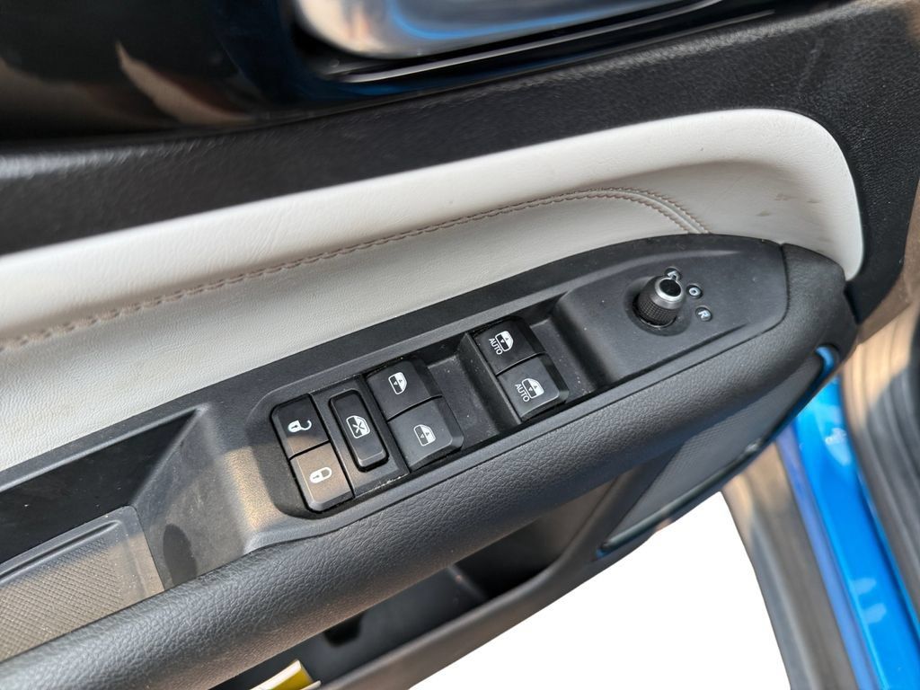 Used 2025 Jeep Compass Limited AWD/4WD image 25