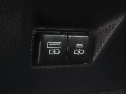 Used 2025 Toyota Camry LE w/ Convenience Package image 15