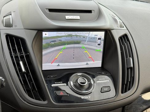 Used 2017 Ford Escape Titanium image 27