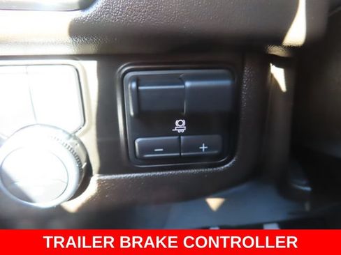 Used 2025 GMC Yukon Elevation AWD/4WD image 34