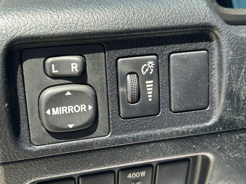 Used 2019 Toyota 4Runner TRD Off-Road Premium AWD/4WD image 30