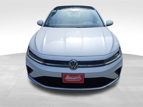 New 2025 Volkswagen Jetta SE image 8
