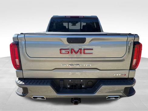 Used 2023 GMC Sierra 1500 AT4 w/ AT4 Preferred Package AWD/4WD image 5