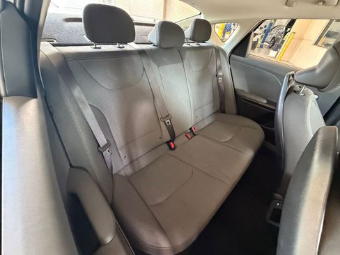 Used 2025 Kia K4 LXS image 34