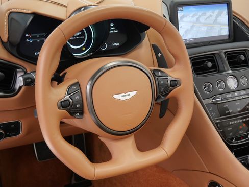 Used 2022 Aston Martin DBS Superleggera Volante RWD image 15