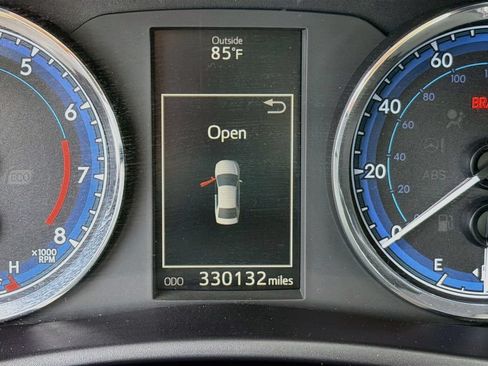 Used 2017 Toyota Corolla SE FWD image 35