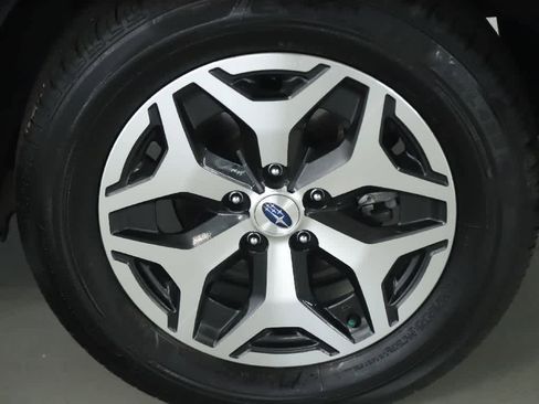 Used 2023 Subaru Forester Premium image 42
