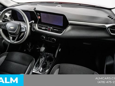Used 2025 Chevrolet TrailBlazer LT AWD/4WD image 27