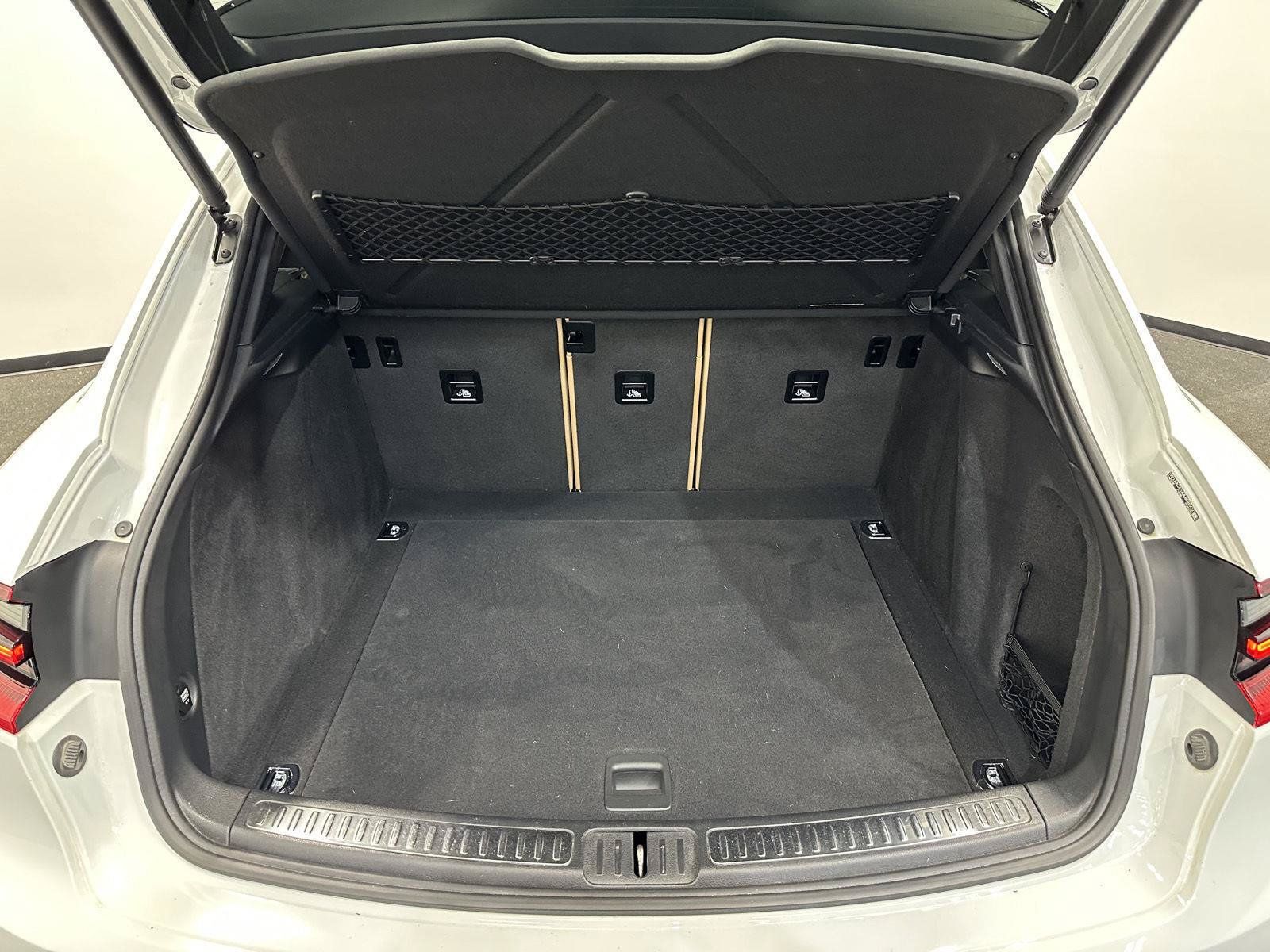 Used 2018 Porsche Macan AWD/4WD image 35