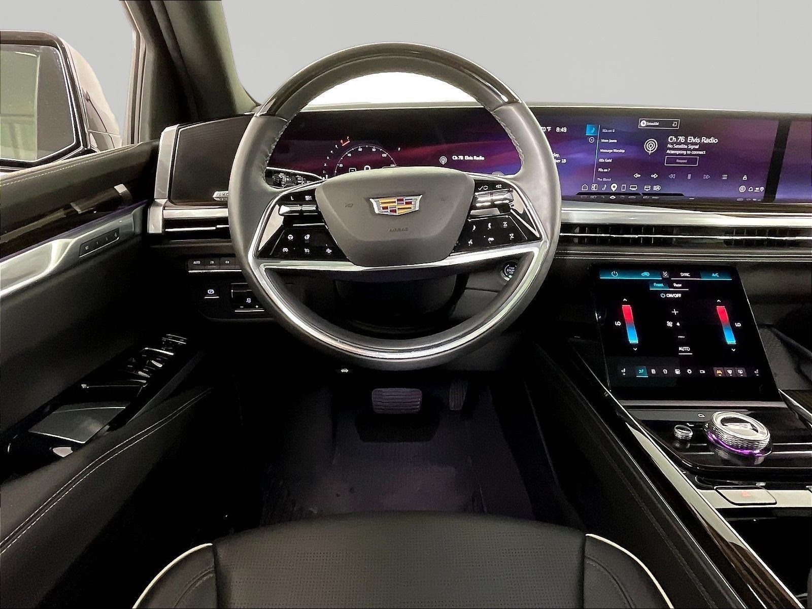 Used 2025 Cadillac Escalade Premium Luxury w/ LPO, Floor Liner Package AWD/4WD image 8
