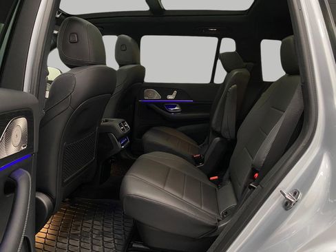 Certified 2025 Mercedes-Benz GLS 450 4MATIC image 32