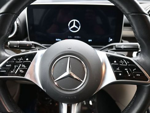 Used 2022 Mercedes-Benz C 300 4MATIC Sedan image 16