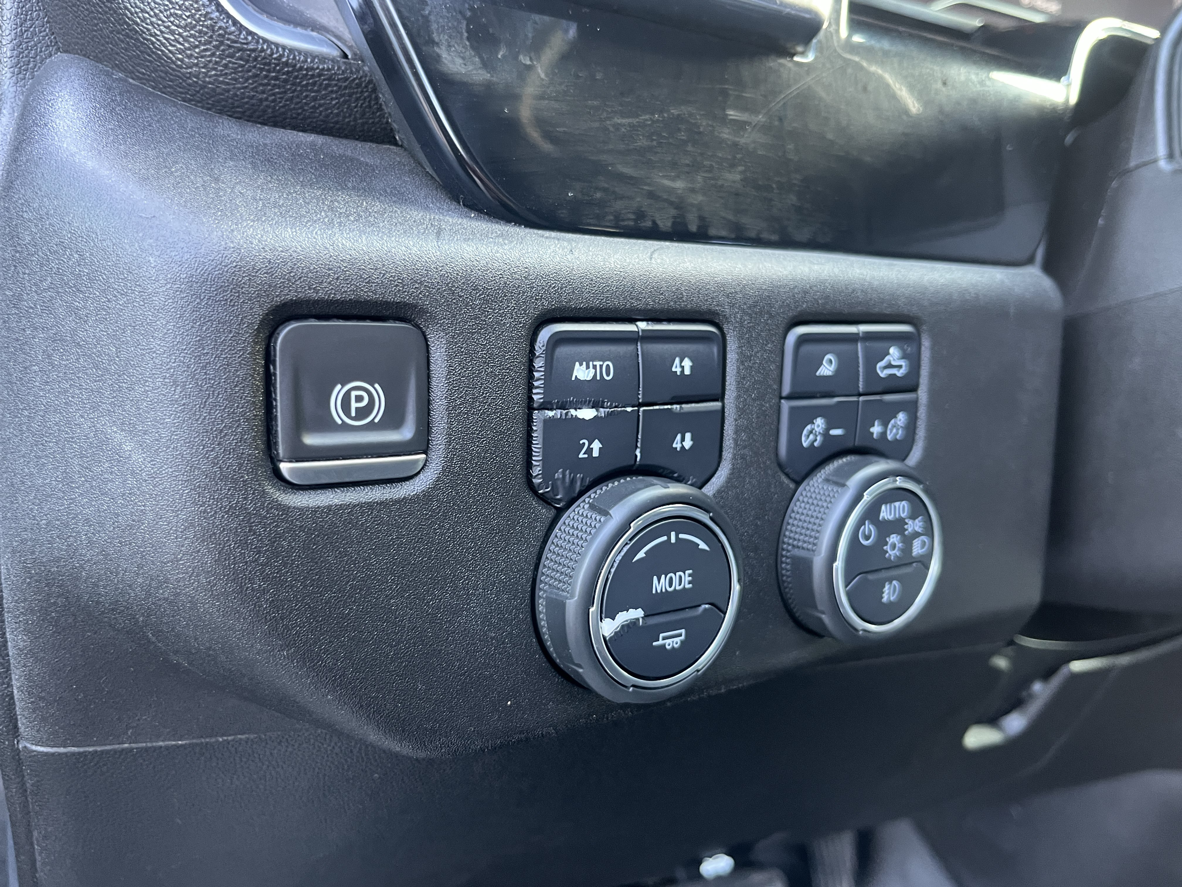 Used 2023 Chevrolet Silverado 1500 RST AWD/4WD image 18