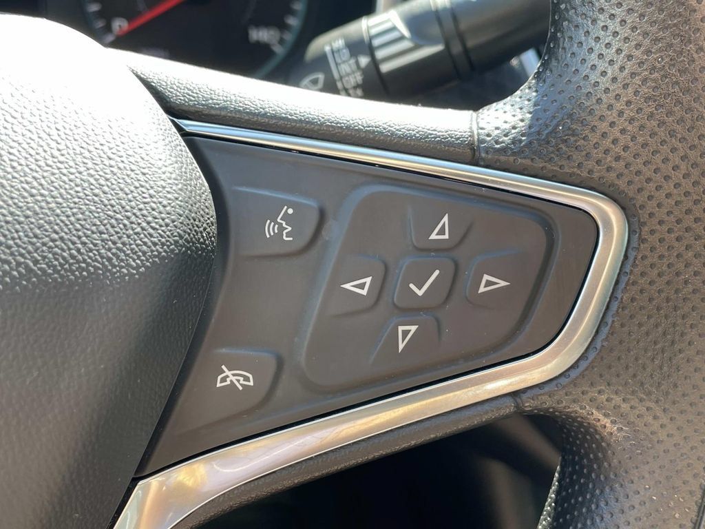 Used 2025 Chevrolet Malibu LT FWD image 23