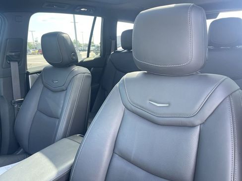 Certified 2024 Cadillac XT6 Premium Luxury w/ LPO, Floor Liner Package AWD/4WD image 9