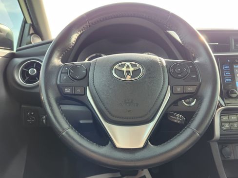 Used 2017 Toyota Corolla SE w/ SE Premium Package FWD image 21
