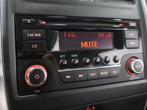 Used 2015 Nissan Versa SV FWD image 15