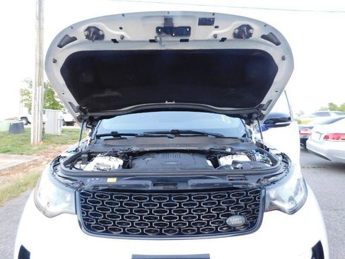 Used 2018 Land Rover Discovery HSE Luxury image 39