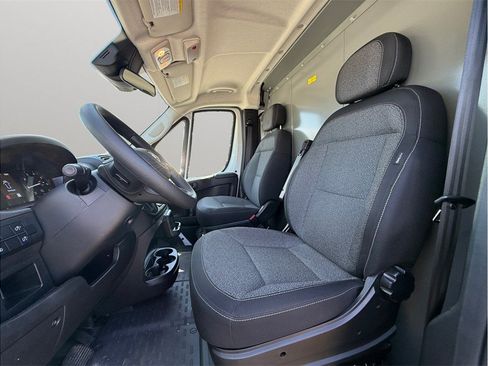 Used 2024 RAM ProMaster 2500 w/ Convenience Group FWD image 2