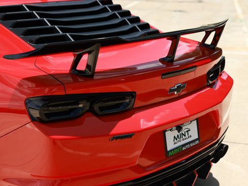 Used 2022 Chevrolet Camaro LT RWD image 46