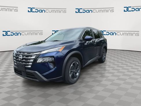 Used 2024 Nissan Rogue SV FWD image 4