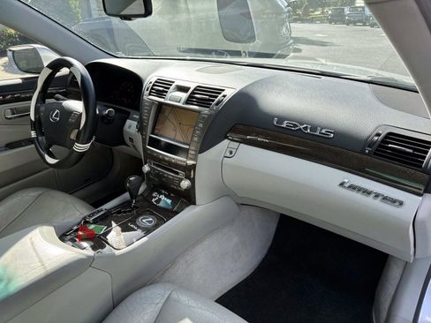 Used 2011 Lexus LS 460 image 16