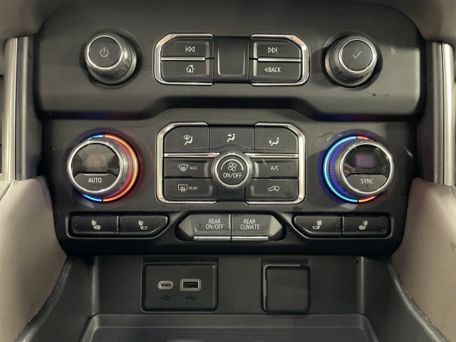 Used 2024 Chevrolet Tahoe Z71 w/ Z71 Off-Road Package AWD/4WD image 19