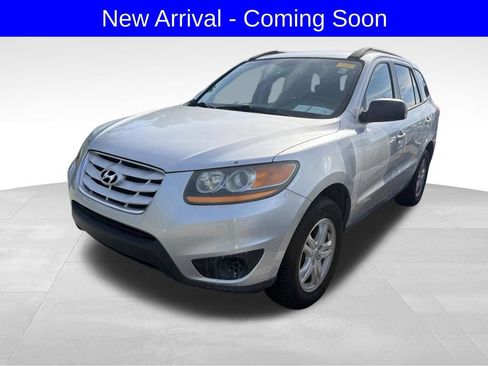 Used 2011 Hyundai Santa Fe GLS FWD image 2