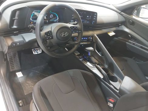 New 2026 Hyundai Elantra Sport FWD image 15