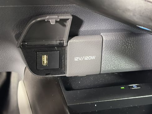 Used 2024 Toyota Camry XLE image 23