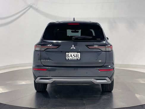 Used 2025 Mitsubishi Outlander AWD image 12