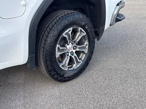 Certified 2024 GMC Sierra 1500 SLT image 11