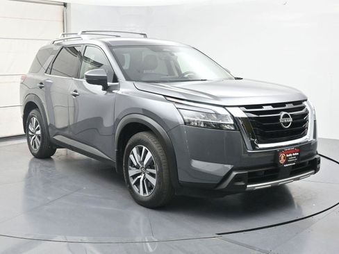 Used 2024 Nissan Pathfinder SL AWD/4WD image 30