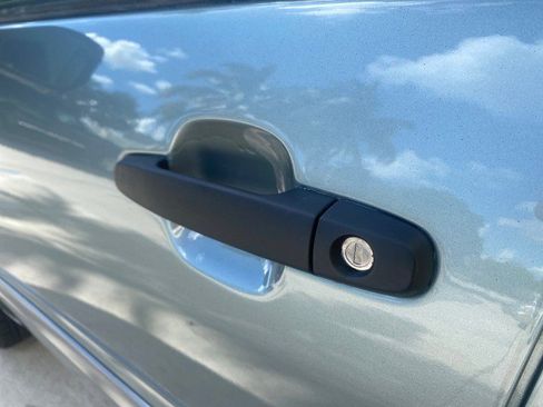 Used 2005 Toyota RAV4 2WD image 29