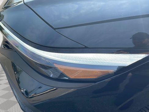 Used 2025 Hyundai Elantra Sport FWD image 13