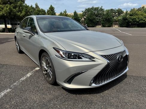 Used 2019 Lexus ES 350 w/ Accessory Package FWD image 6