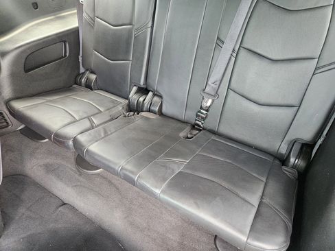 Used 2020 Cadillac Escalade ESV Platinum AWD/4WD image 32