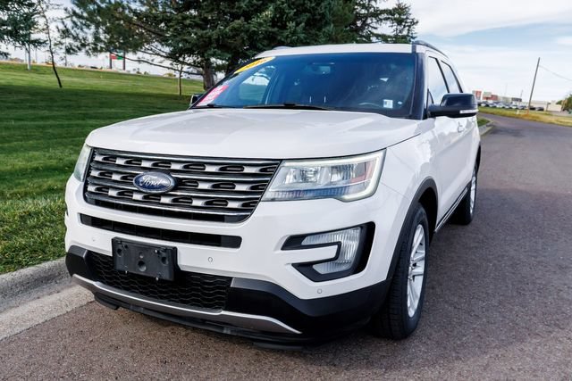 Used 2016 Ford Explorer XLT w/ Equipment Group 202A FWD image 1