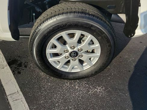 Used 2024 Toyota Tacoma SR5 image 5